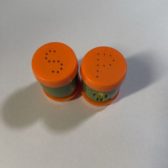 Vintage St Labre Indian Salt and Pepper Shakers Plastic Orange Green Deer - Picture 3 of 5